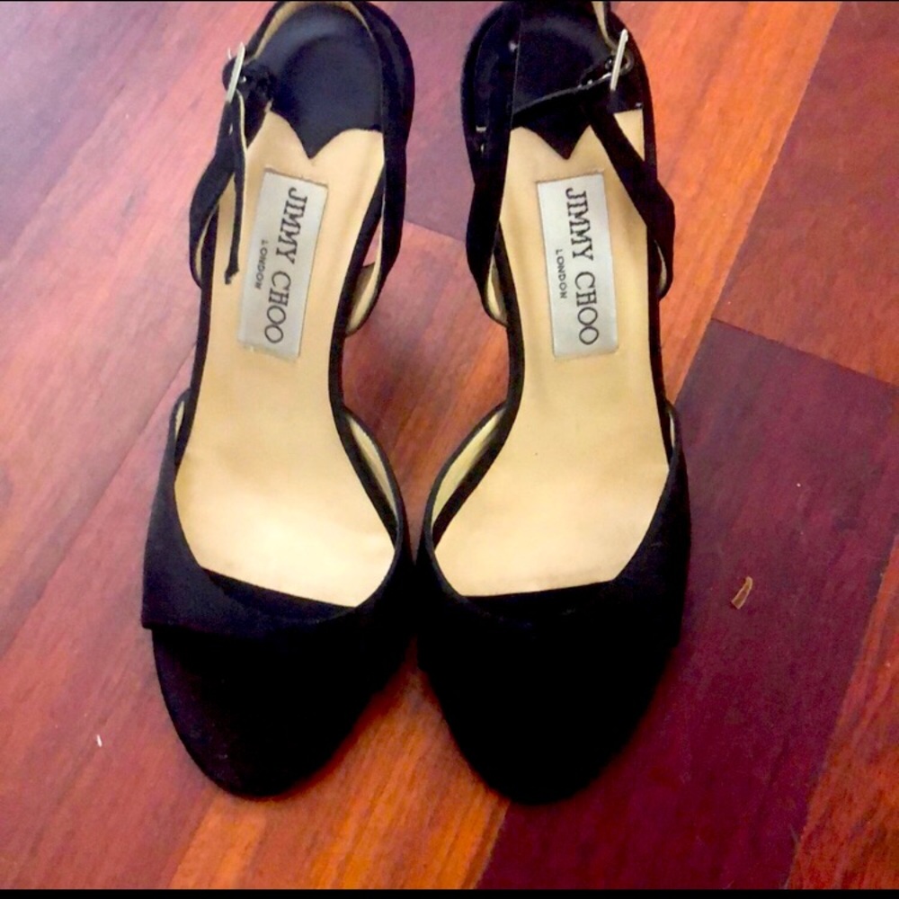 Very cute black sandals!!